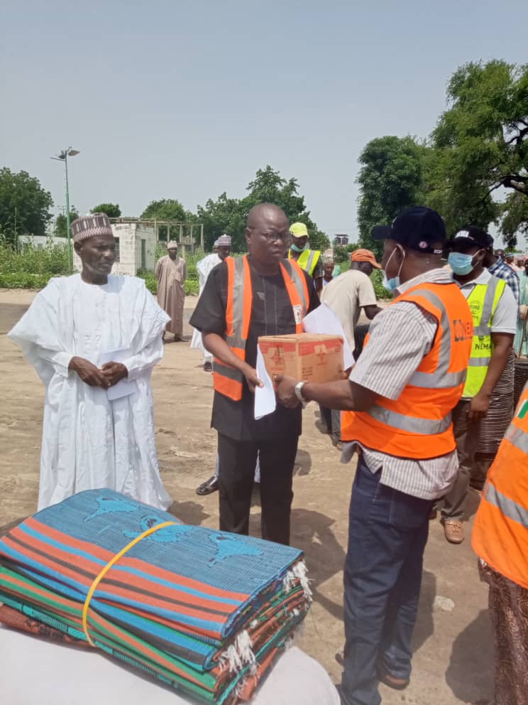 Boko Haram: FG gives aid to 22 displaced communities in Borno   