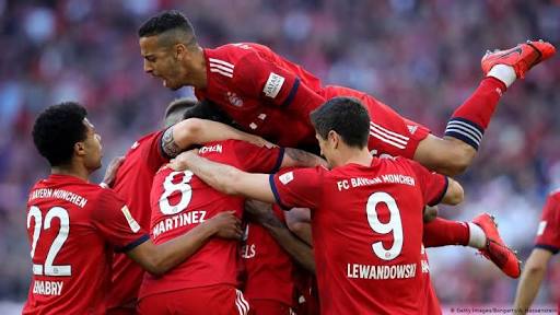 Bayern beat Dortmund to go top of Bundesliga