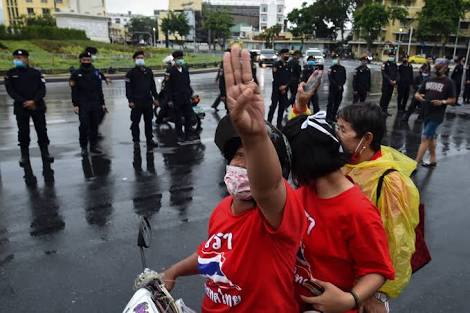 Protests held in Thailand over ban of pornographic websites‎